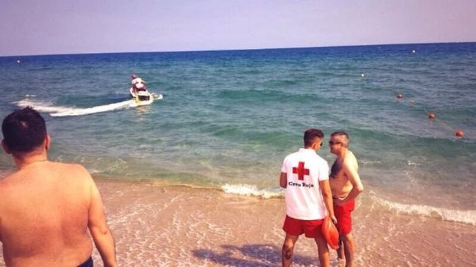 La Creu Roja vigila las playas del Maresme