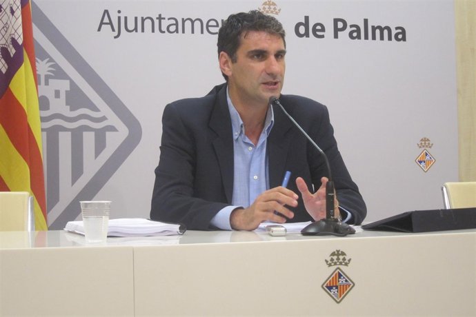 Julio Martínez en rueda de prensa