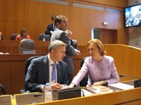 La presidenta asegura que la creación de empleo neto es ya "una realidad" y que Aragón puede ser "protagonista"