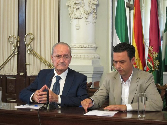 Francisco de la Torre y Raúl Jiménez, en rueda de prensa