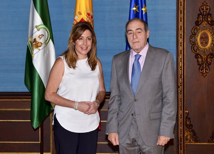 Susana Díaz con el presidente de Asociación Andaluza de Víctimas del Terrorismo