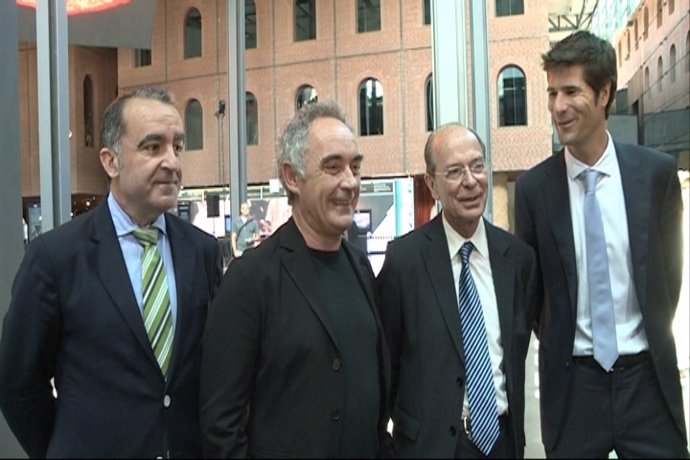  El Chef Ferrán Adriá, Con El Alcalde De Bilbao, Ibon Areso 