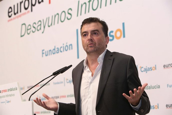 Antonio Maíllo en los desayunos informativos de Europa Press