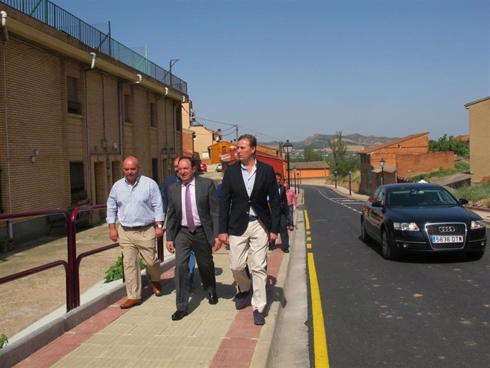 Sanz, durante su recorrido por la nueva travesía