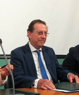 Consejero de Justicia e Interior, Emilio de Llera, hoy en rueda de prensa.