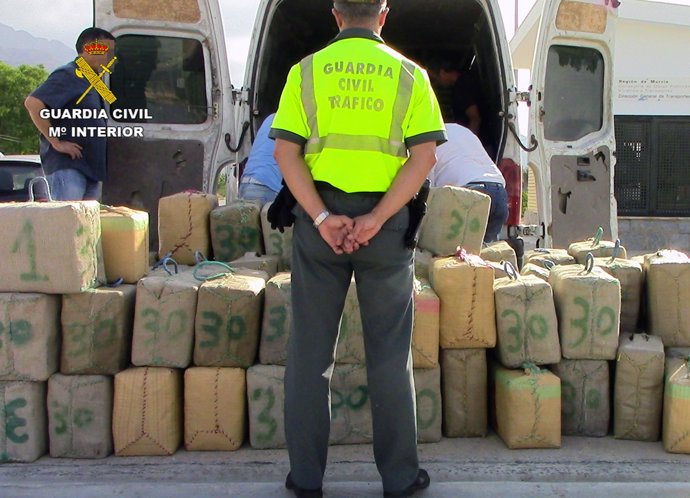 Guardia Civil intercepta un alijo de más de cuatro toneladas de hachís en Lorca