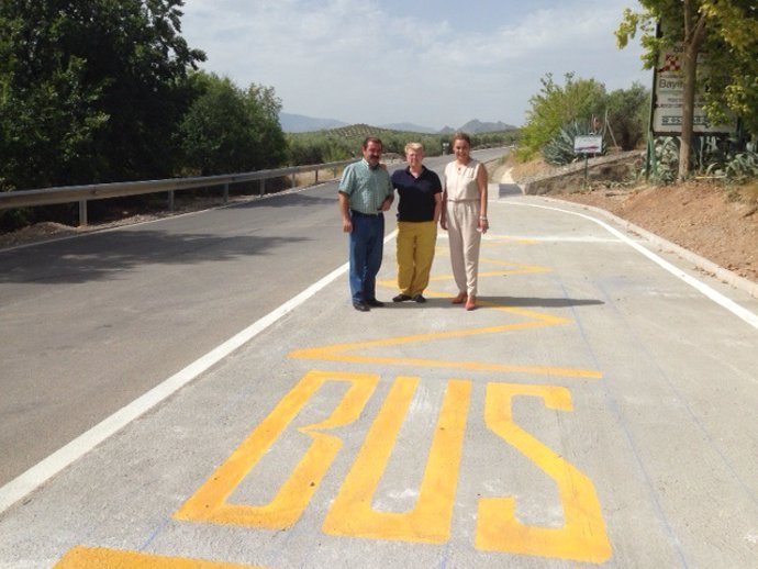 Nueva parada de autobús en la carretera al Puente Tablas de Jaén