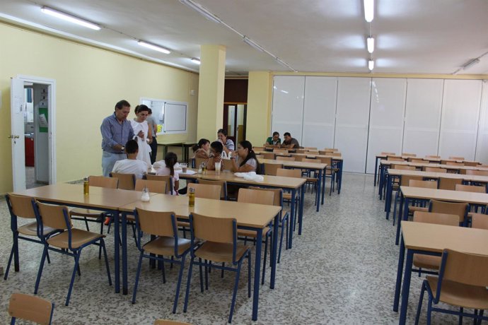 El primer comedor se ha ubicado en el Colegio Federico García Lorca. 