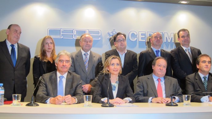 Gema Díaz Y Miembros Del Comité Ejecutivo De Ceoe