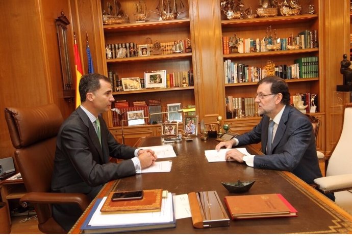 El Rey Don Felipe y Mariano Rajoy