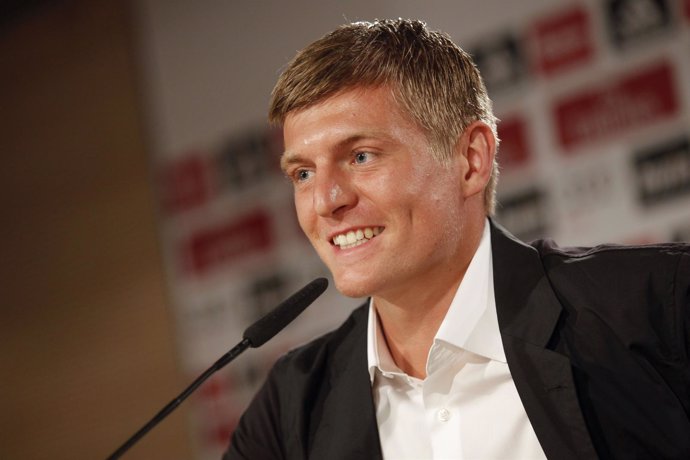 Toni Kroos en su presentación con el Real Madrid