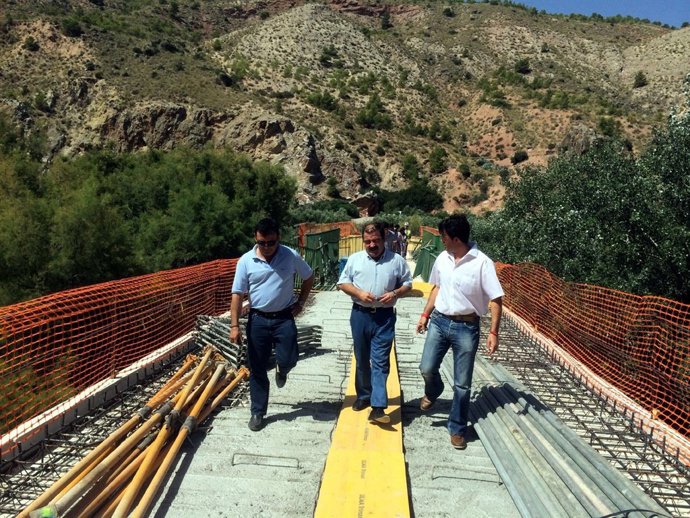 Visita al Puente de la Risa, en Huesa (Jaén)