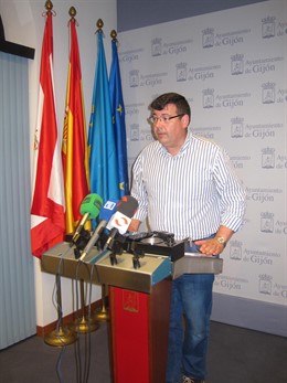 Santiago Martínez Argüelles. 