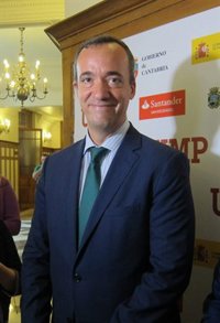 Francisco Martínez asegura que la segunda valla antitrepa en Ceuta y Melilla "ha sido enormemente efectiva"
