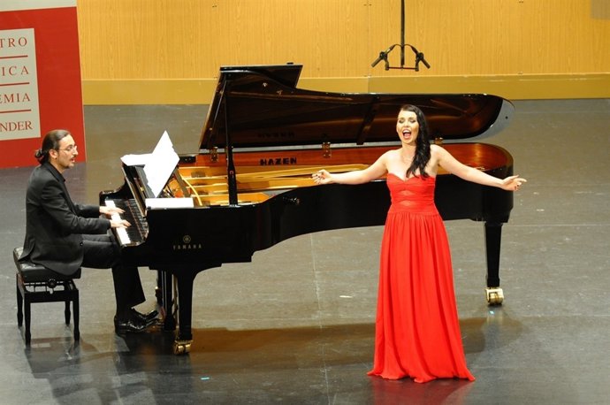 Soprano y pianista 