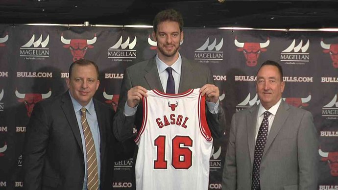 Pau Gasol, presentado con los Chicago Bulls