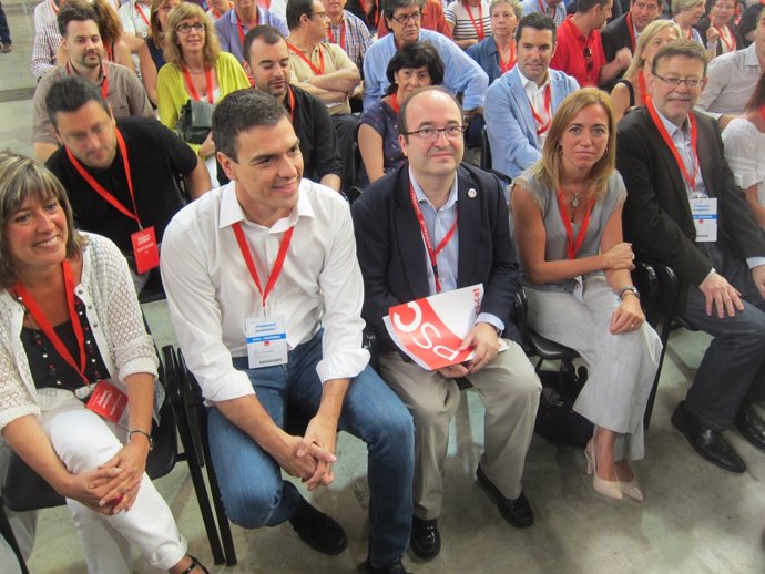 La alcaldesa N.Marín, P.Sánchez, el del PSC, Miquel Iceta, y C.Chacón