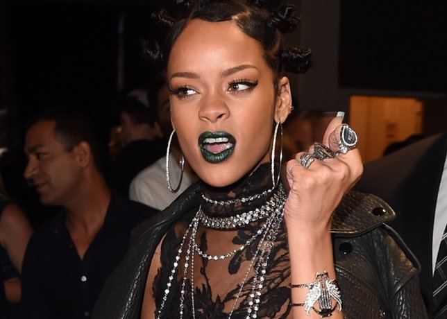  Rihanna Y Su Polémica En Las Redes Sociales