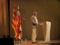 Trias reitera que apoyará a Mas en el derecho a decidir porque "no pueden tratar así" a Barcelona