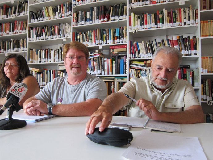Anguita (dcha.), junto a Ginéz Fernández y Josefa Polonio