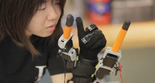 Prototipo de dedos robóticos desde YouTube