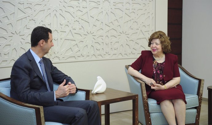 El presidente sirio Al-Assad con Najah al-Attar.
