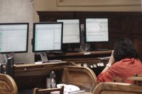 Economía/Bolsa.-El Ibex cae un 0,14% en la apertura y se aferra a los 10.500 enteros, con la prima estable en 145 puntos