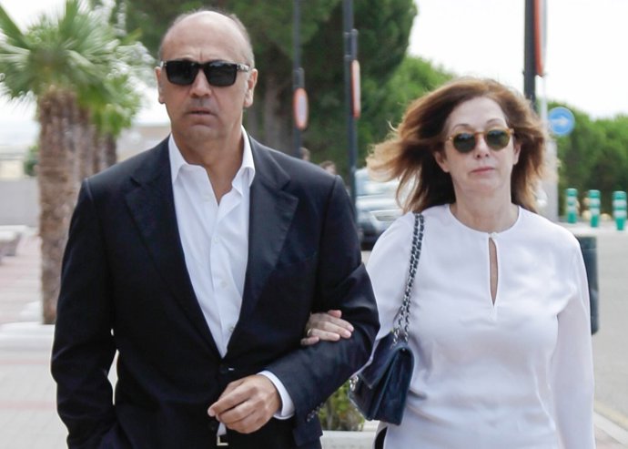 Ana Rosa, rota de dolor, arropada por el cariño de familiares y amigos