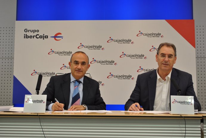 Eduardo Hernández y Miguel Ángel Benavente firman el acuerdo