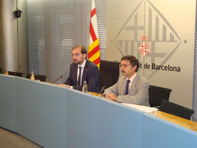 El concejal de Educación, Gerard Ardanuy, y Pere Ros, gerente de Fundació BCN FP