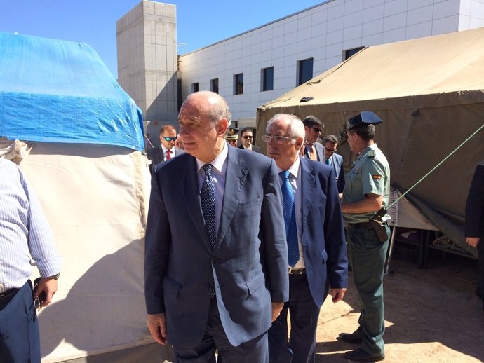 Fernández Díaz visita el CETI de Melilla