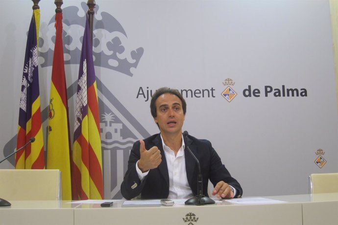 Alvaro Gijón en rueda de prensa