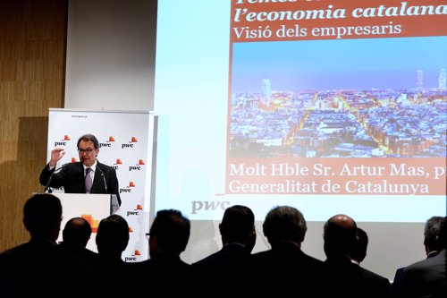 Artur Mas durante la presentación del informe de PWC