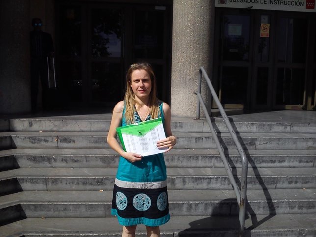 La presidenta de la asociación tras registrar la querella