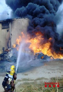 Incendio en una nave en Reus