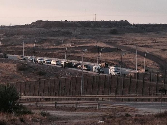 Dispositivo policial marroquí al otro lado de la valla de Melilla
