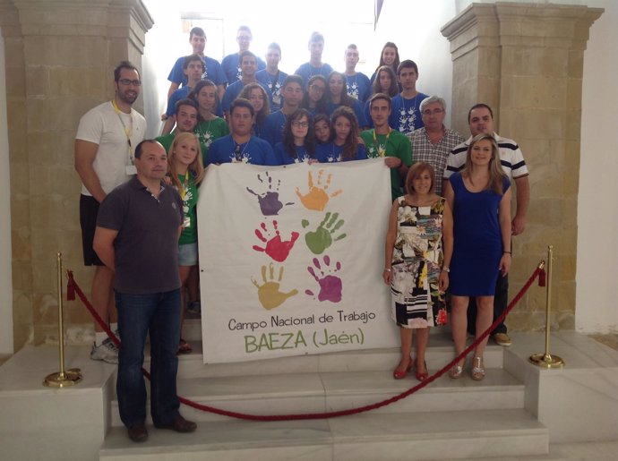 Recepción de alumnos del campo de trabajo de Baeza (Jaén)