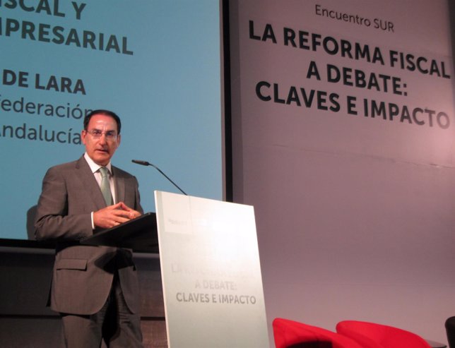 Javier González de Lara CEA debate en Málaga sobre la reforma fiscal