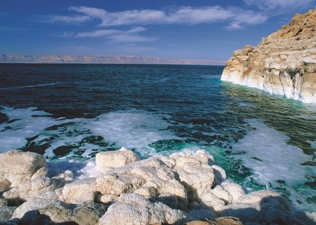 Desconecta este verano en las playas del Mar Muerto