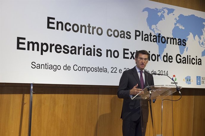 SANTIAGO 10,30 h.-     O presidente da Xunta, Alberto Núñez Feijóo, acompañado d