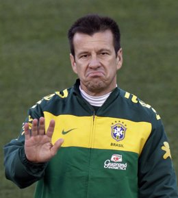 Dunga, ex seleccionador de Brasil y técnico de Porto Alegre
