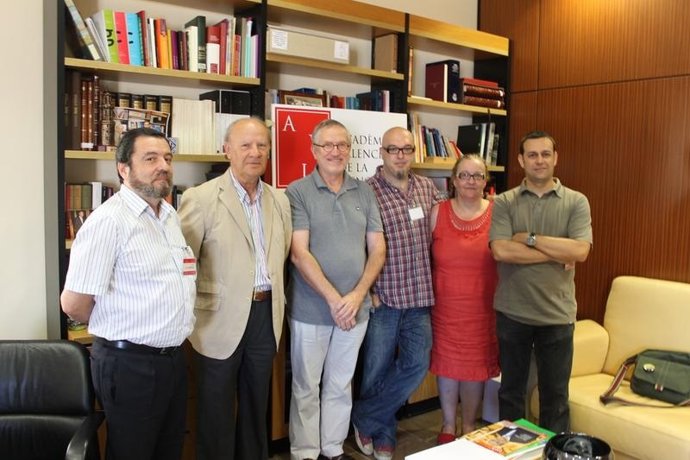 Representantes de la AVL y de FULL