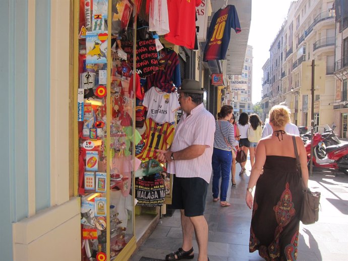 Turistas tiendas Málaga