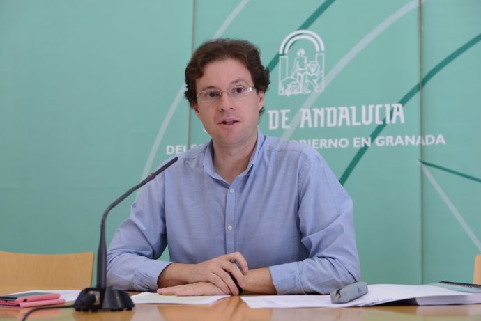 Delegado de Turismo, Manuel Morales, en rueda de prensa