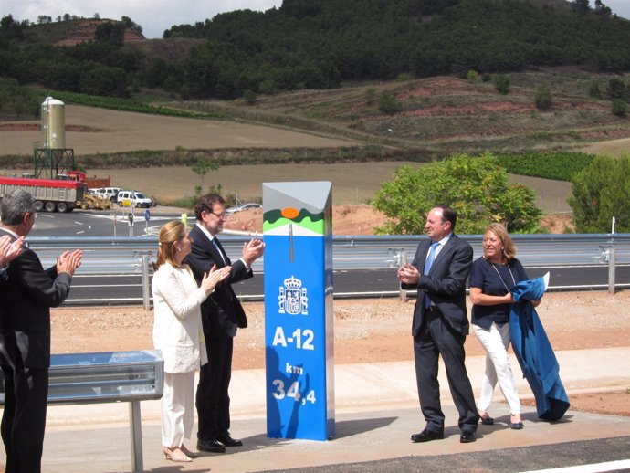 Mariano rajoy y Pedo Sanz en el inauguración del tramo Hormilla-Hervías