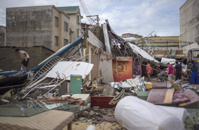 Destrozos causados por tifón Rammasun a su paso por China 