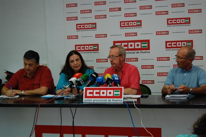 Representantes de CCOO y UGT de la hostelería en Andalucía y Huelva.