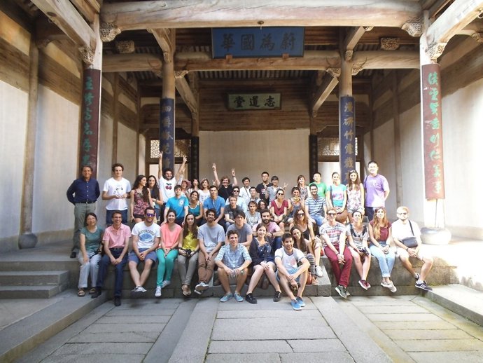 ESTUDIANTES DEL CEU EN CHINA