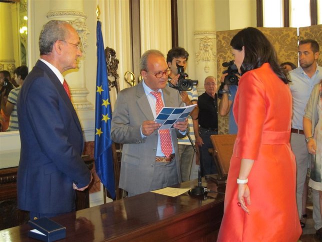 Eva Sanchez jura su cargo como concejala en el Ayuntamiento de Málaga