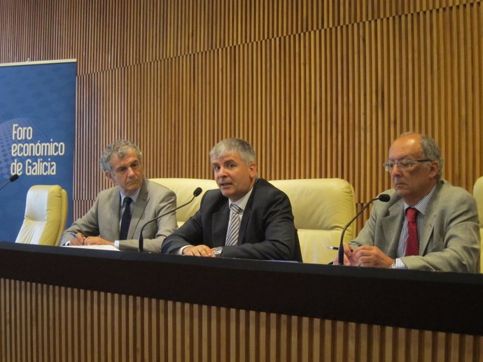 José Luis Gómez, Santiago Lago y Fernando González Laxe (Foro económico)